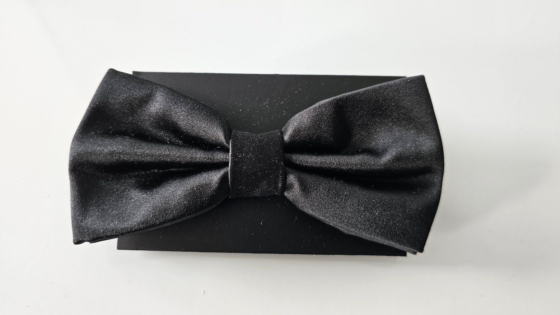 Krawatten: Fliege schwarz satin neu u originalverpackt – Gebraucht aus Fehraltorf von yan_t9yg 1