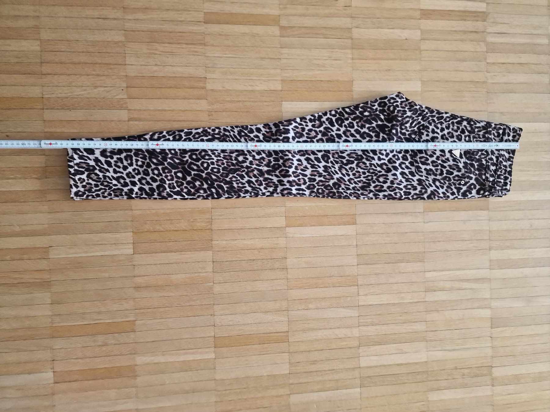Guess Hosen: Guess Hose – Gebraucht aus Laufenburg von may_r2st 1