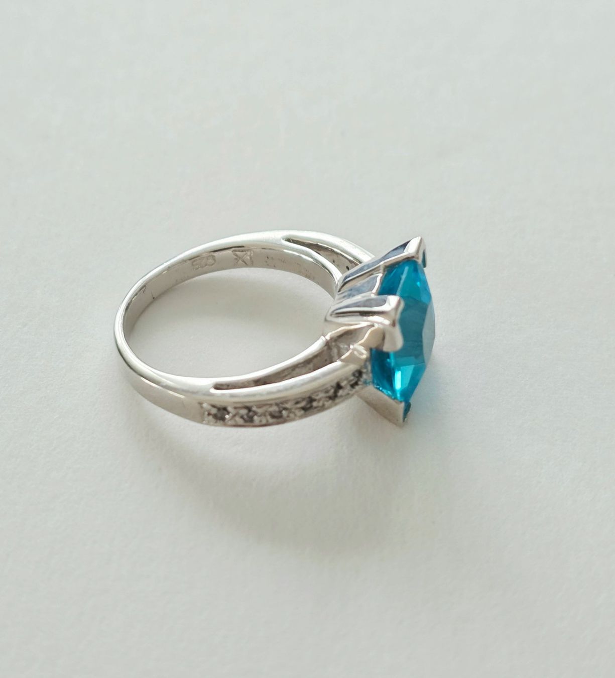 Anelli: Klassischer Solitär Silberring 925 mit hellblauem Topas- NEU – Nuovo e nell'imballaggio originale da Uetikon am See venduto da Coralreef 5