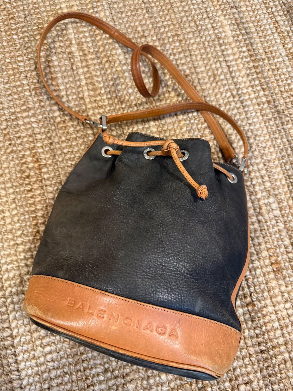 Balenciaga Sacs femmes: Vintage Balenciaga Bucket Bag – D'occasion à Arosa par MissGipsy 1