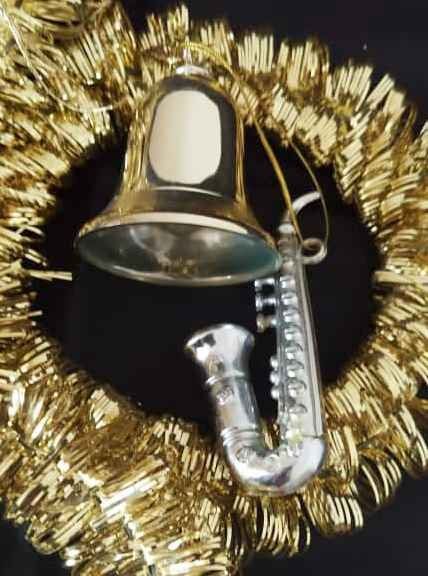 Tutte le decorazioni: Goldiger Weihnachtskranz mit Musikinstrumenten & Glocken – Nuovo (secondo la descrizione) da Zürich venduto da 1-2-3-Kaufen 3