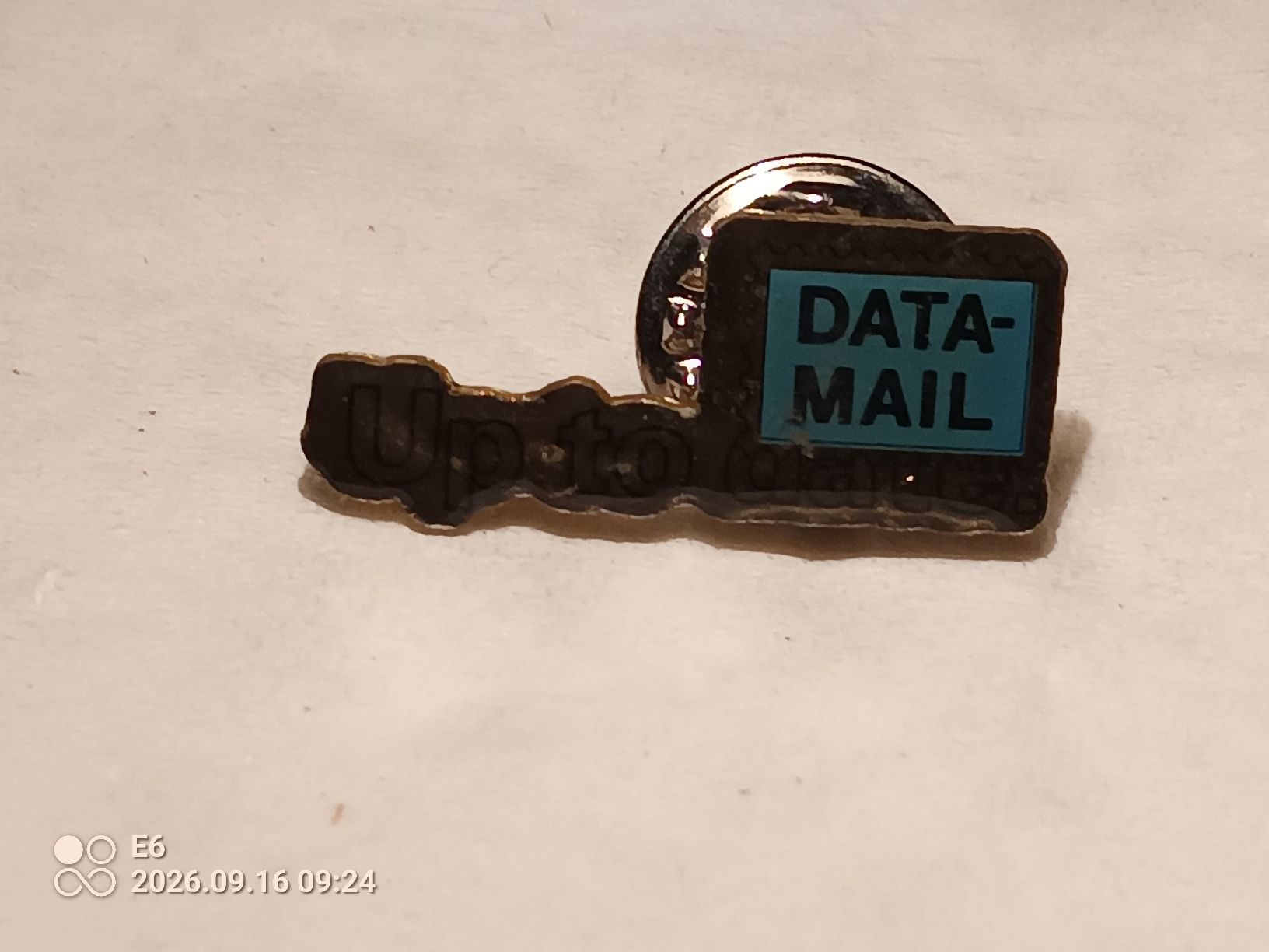 Plaketten & Abzeichen: Pin Data Mail – Neu (gemäss Beschreibung) aus Zürich von Mitzi6 1