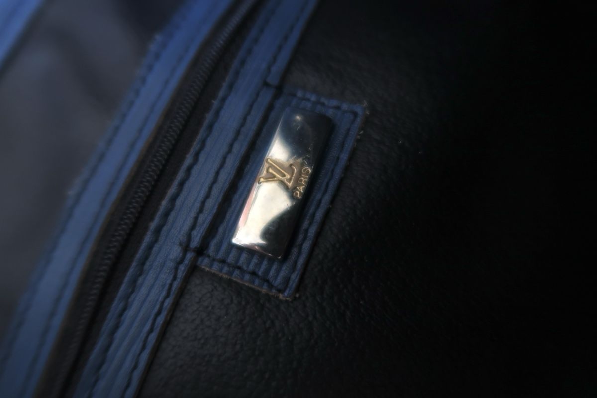 Louis Vuitton Sonstige Kleidung & Accessoires: Sac seau Louis Vuitton Epi bleu – Gebraucht aus Champlan von Cjayretro 5