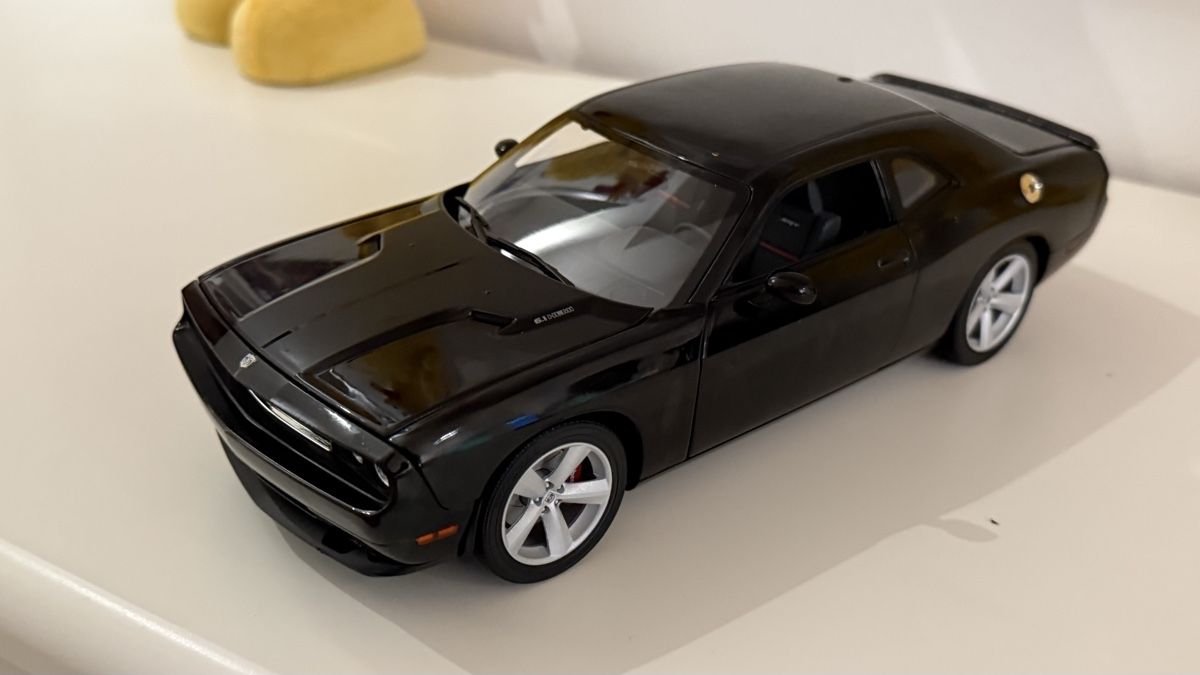 Dodge Modellini d'auto: Dodge Challenger SRT8 George Washington Edition 2010 - Samml – Nuovo (secondo la descrizione) da Basel venduto da Zomeg