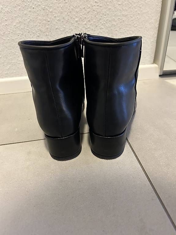 Scarpe da donna: Second-Hand-Stiefel – Usato da Illnau-Effretikon venduto da Aysenuryaylaci 3