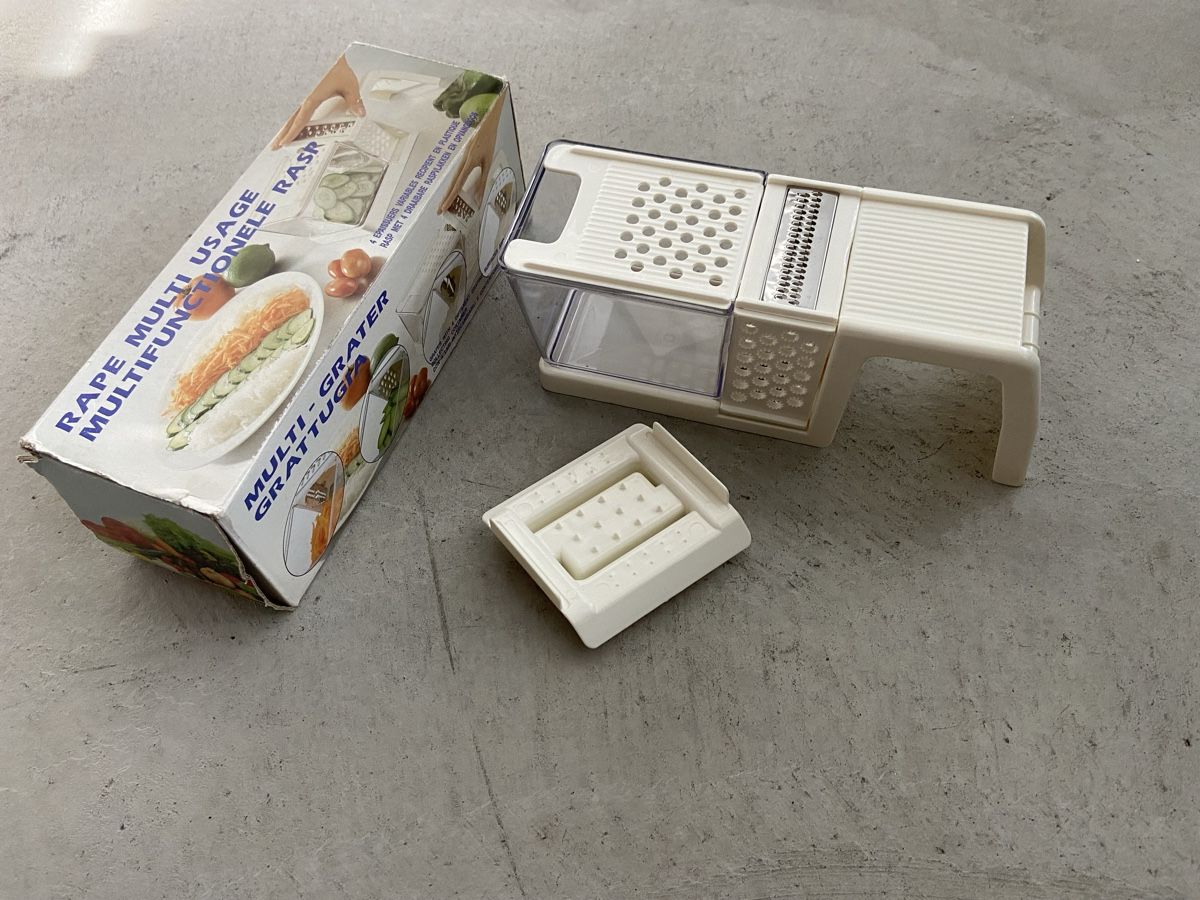 Elettrodomestici da cucina: Neue Gemüsereibe weiss – Nuovo (secondo la descrizione) da Zürich venduto da Eves.vintage.element