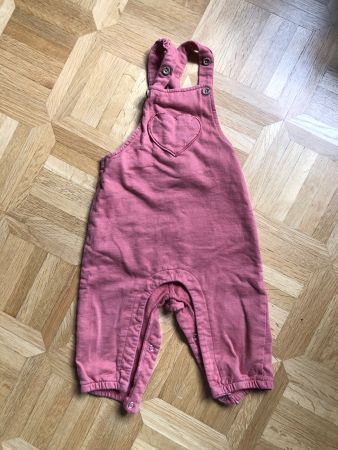 Latzhose mit Herz Gr. 68 (21)