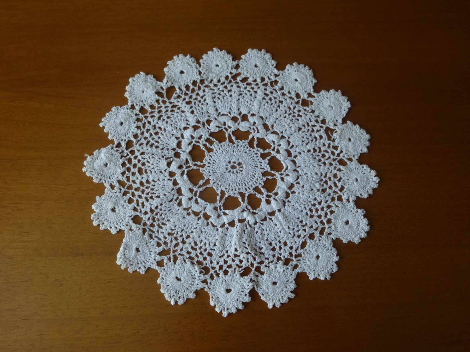 Toutes les décorations: 4 napperons crochetés main – Neuf avec emballage d'origine à Biel/Bienne par milamila02 3