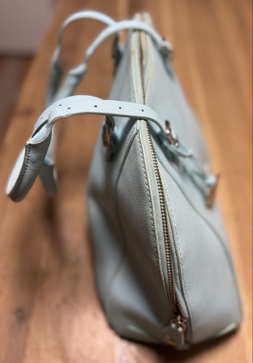 Guess Borse: Guess handbag, light blue, super condition, spring bag – Usato da Mühlethurnen venduto da Indriukas 1