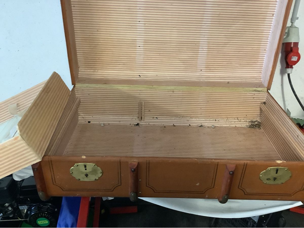 Valigie: Alter Koffer – Usato da Wetzikon ZH venduto da jules1957 1