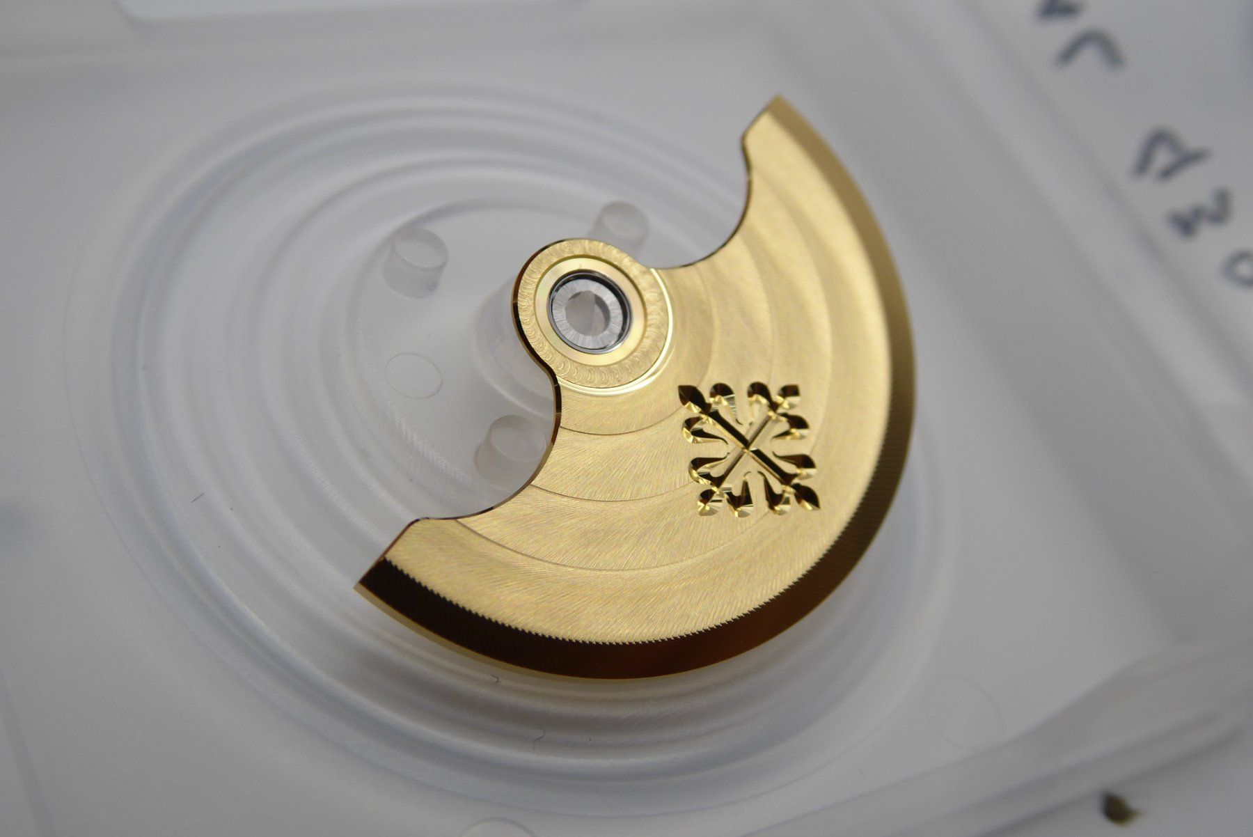 Patek Philippe Montres: Patek Philippe Nautilus oscillating weight ref. 26-330 / 430 – D'occasion à Geneve par adr_xk6n 2