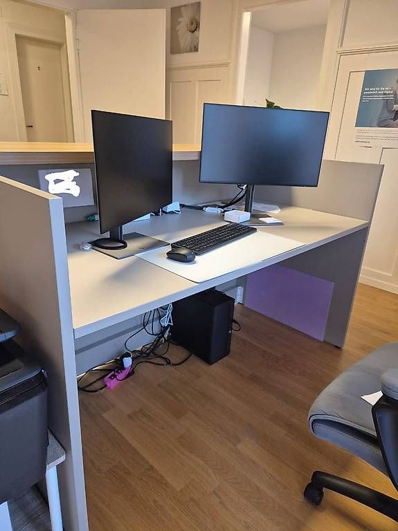 Allestimento di negozi e stand fieristici: Empfangstheke / Receptionstheke – Usato da Niederuzwil venduto da Liberatopixel 2