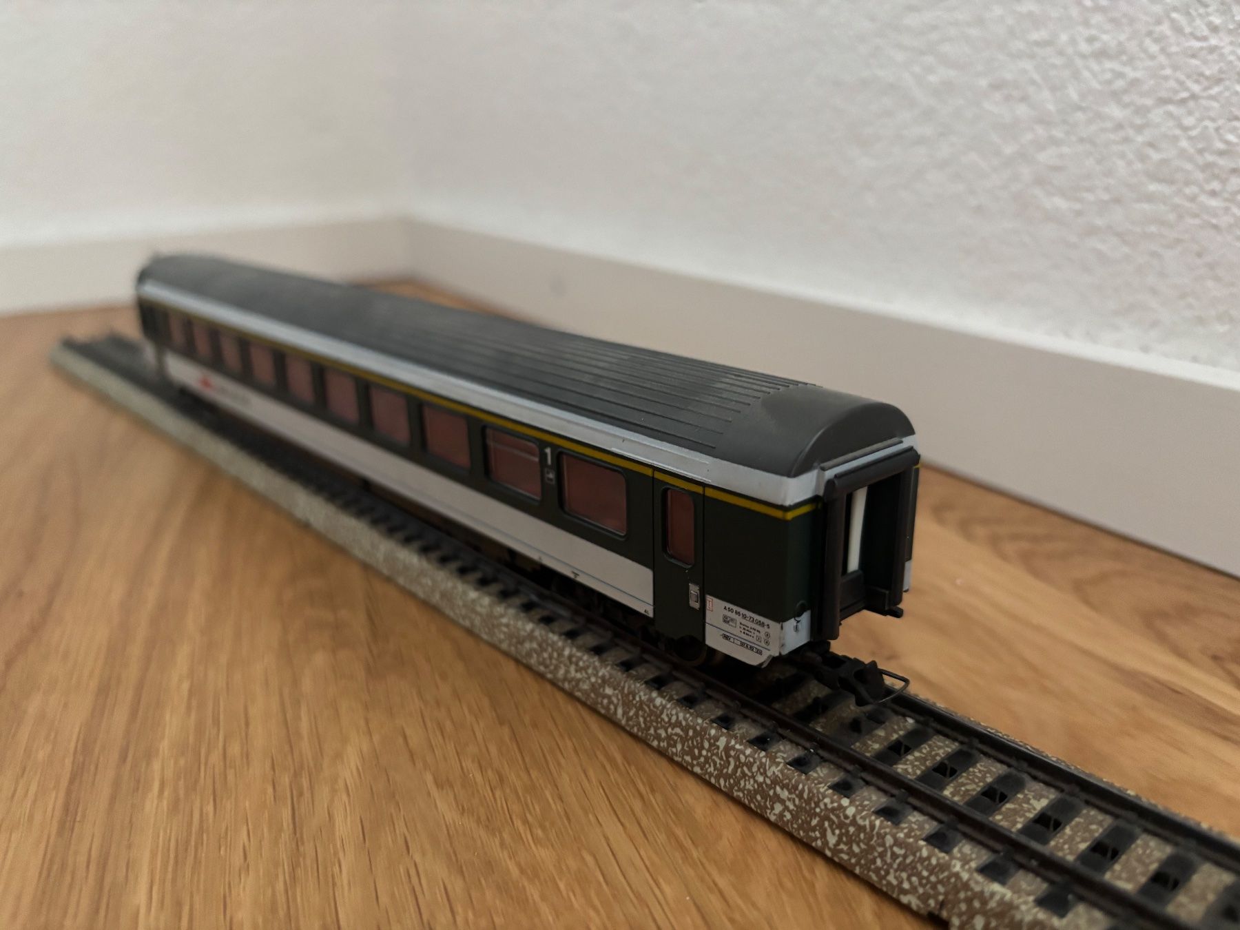 Hag Modellini di ferrovie: 2x Roco SBB Wagen (44201B & 44472) – Usato da Bremgarten AG venduto da Trombone98 7