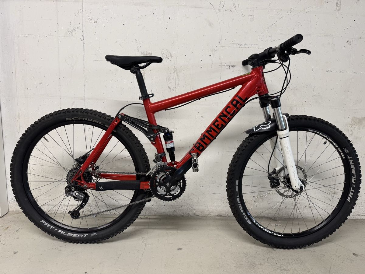 Commencal Velos: Commencal fully 26 Zoll  – Gebraucht aus Widnau von Barbaros82