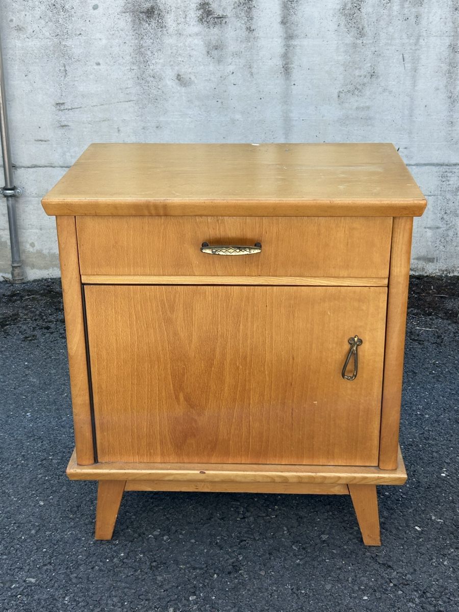 Comodini: Tables de chevet vintage en bois, set de 2. Solide. – Usato da Thierrens venduto da Bigla 2
