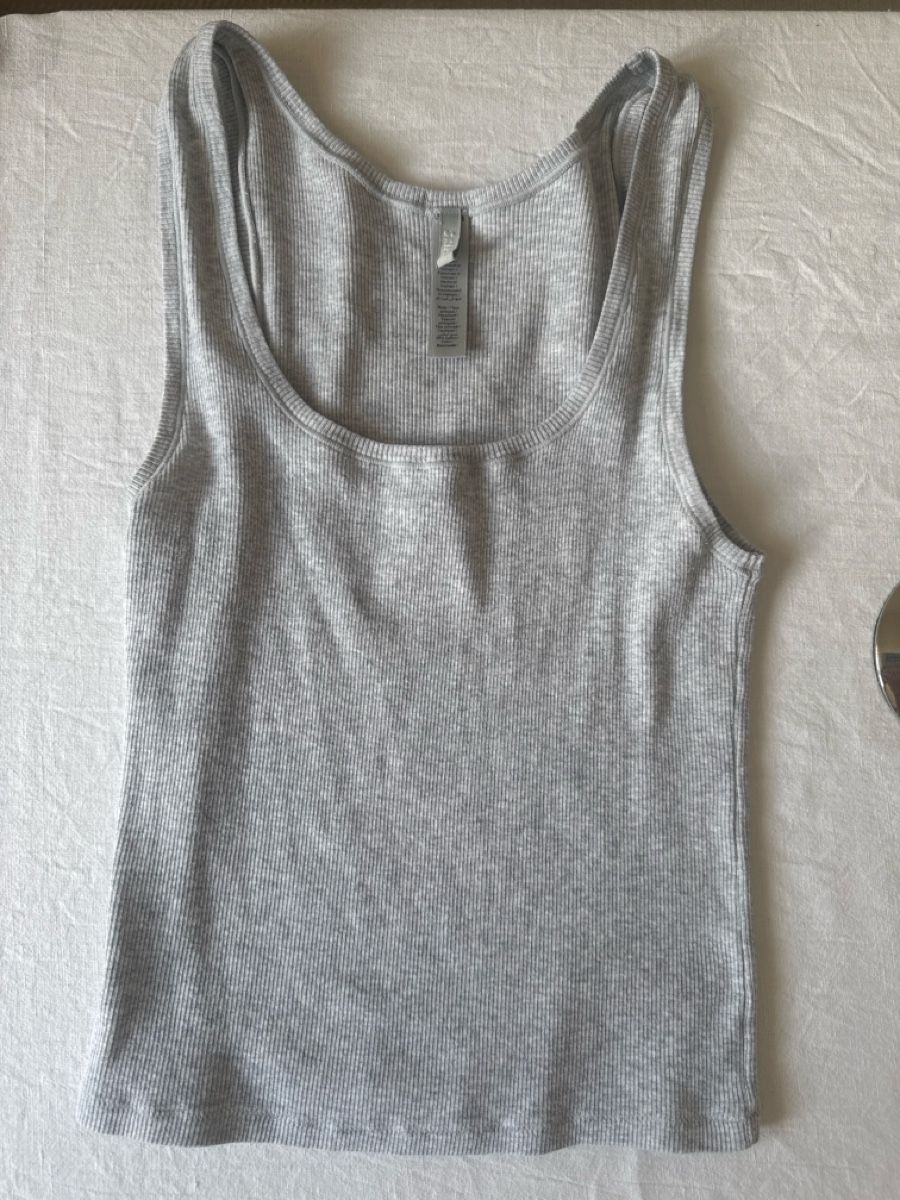 Skims Tops: Skims Set L – D'occasion à Zürich par Linen218 5