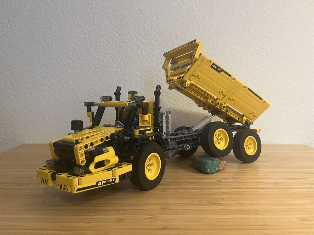 Lego Kit di costruzioni: LEGO Technic Hauler 8264 – Usato da Basel venduto da Palchyk