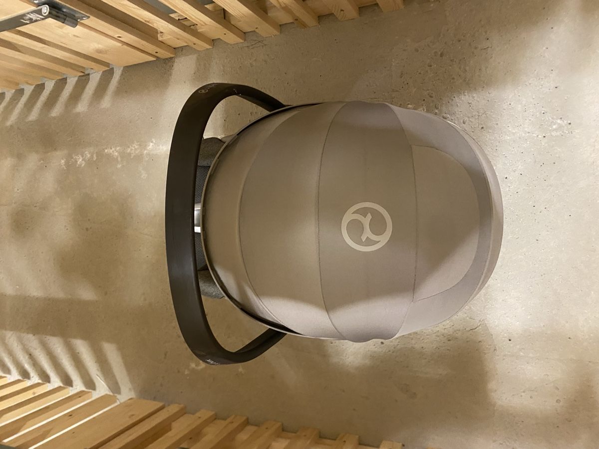 Cybex Sièges auto: Cybex Cloud T I-size Babyschale inkl. Isofix Base – D'occasion à Rorschacherberg par M.Mayer 2