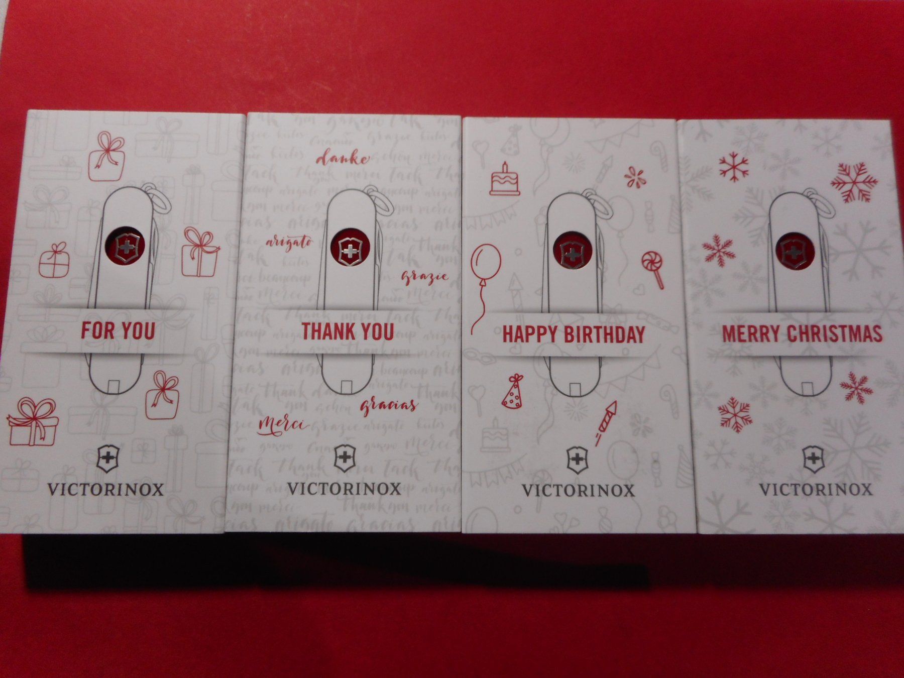 Victorinox Coltelli tascabile: Victorinox Set - Classic's in Geschenksbox – Nuovo e nell'imballaggio originale da Rotkreuz venduto da Hubbil