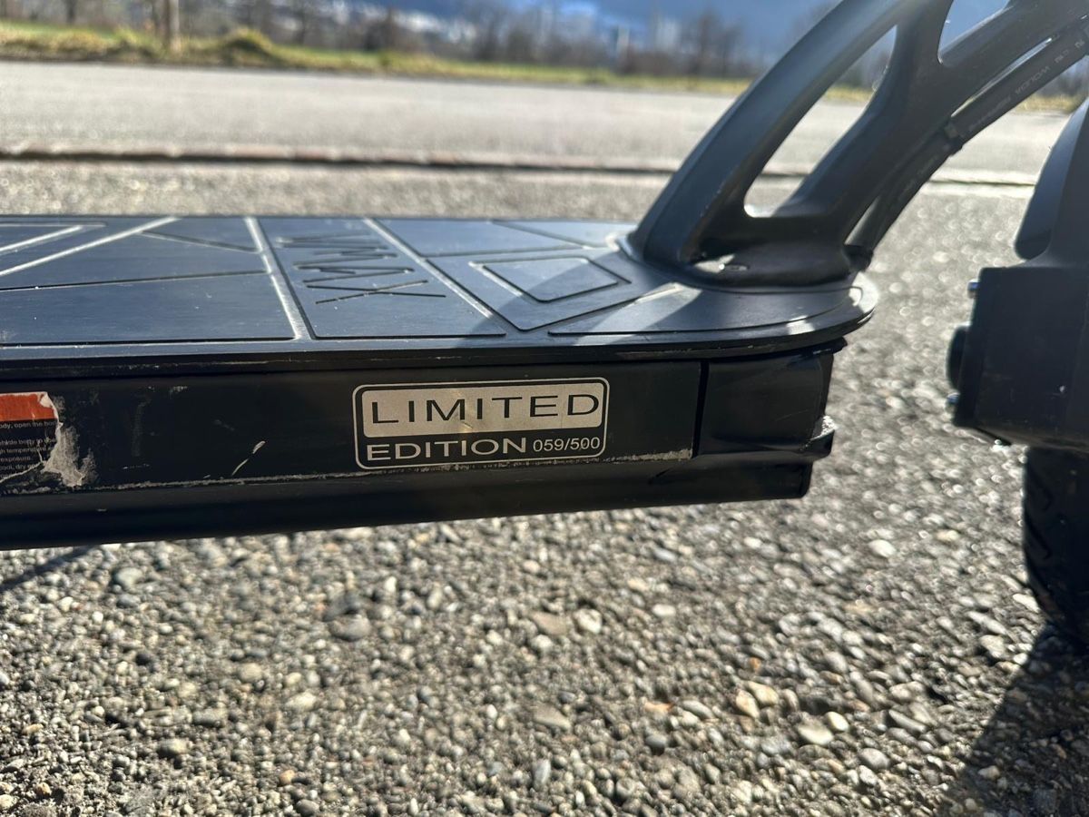 VMAX Kickboard: V-Max R55 Limited Edition E-scooter (Nr.59-500) – Usato da Haldenstein venduto da Gigathlon4 3