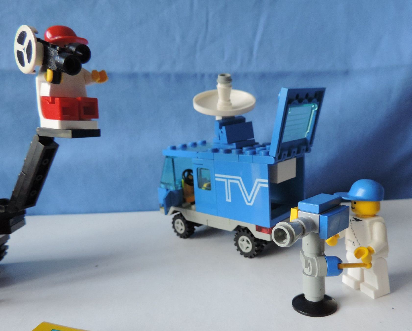 Lego Giocattoli: TV Crew, Sets 6659 und 6661 – Usato da Burgdorf venduto da ursla50 3