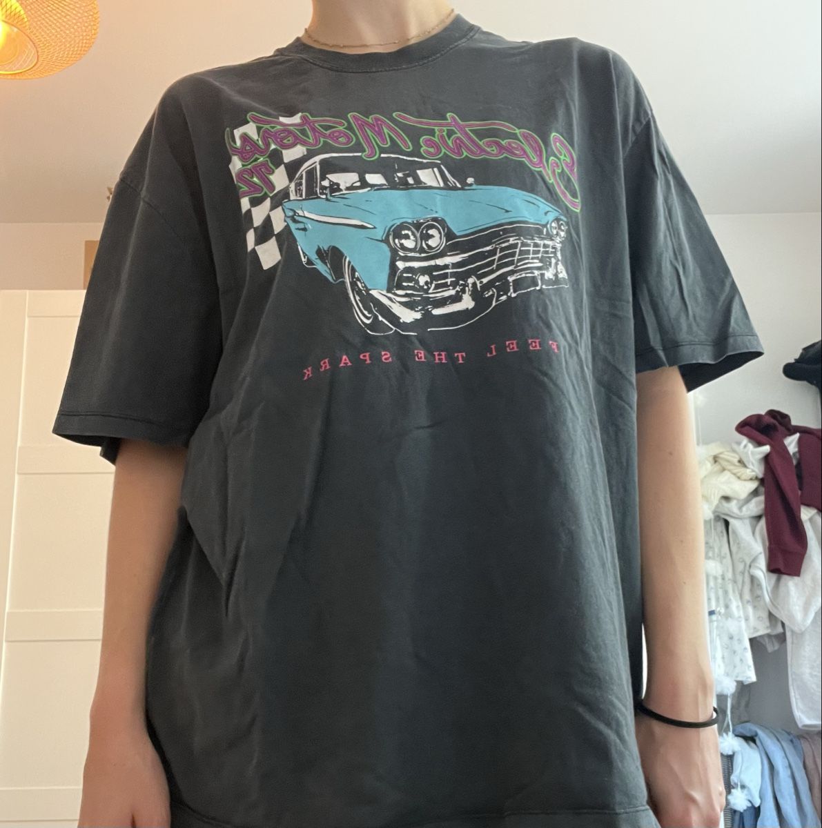 Brandy Melville T-shirt: brandy melville obersized t-shirt – Nuovo (secondo la descrizione) da Bern venduto da lea_wf9x