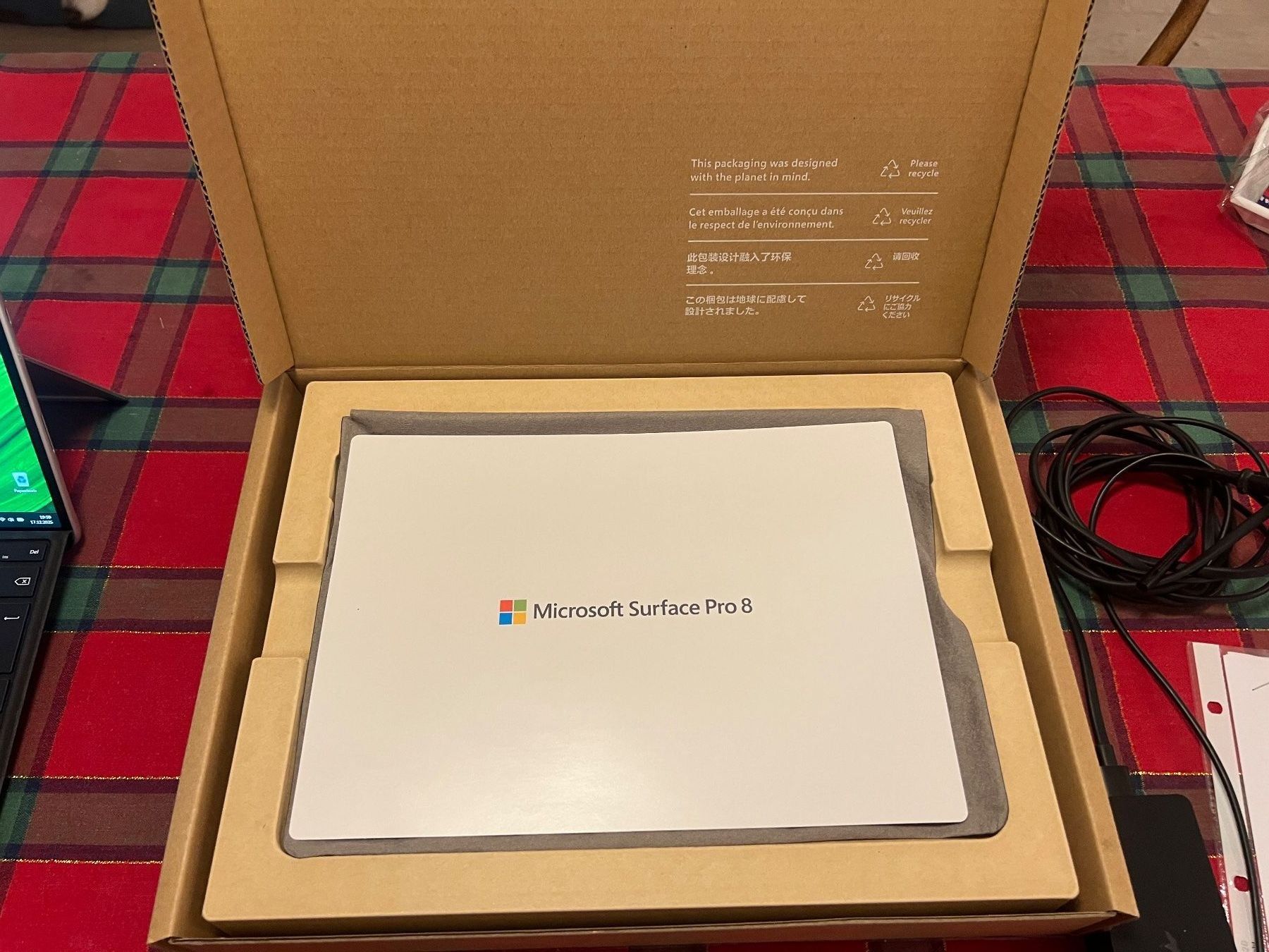 Microsoft Tablet PC: SURFACE PRO 8  13 | 8GB | 265 SSD | | LTE 4G |WIN 11 pro – Nuovo (secondo la descrizione) da Weinfelden venduto da SEYBOY 6