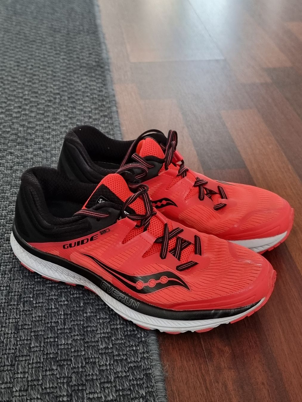 Saucony Damenschuhe: Saucony GUIDE ISO Everun Gr.42 – Gebraucht aus Arbon von Hontrade