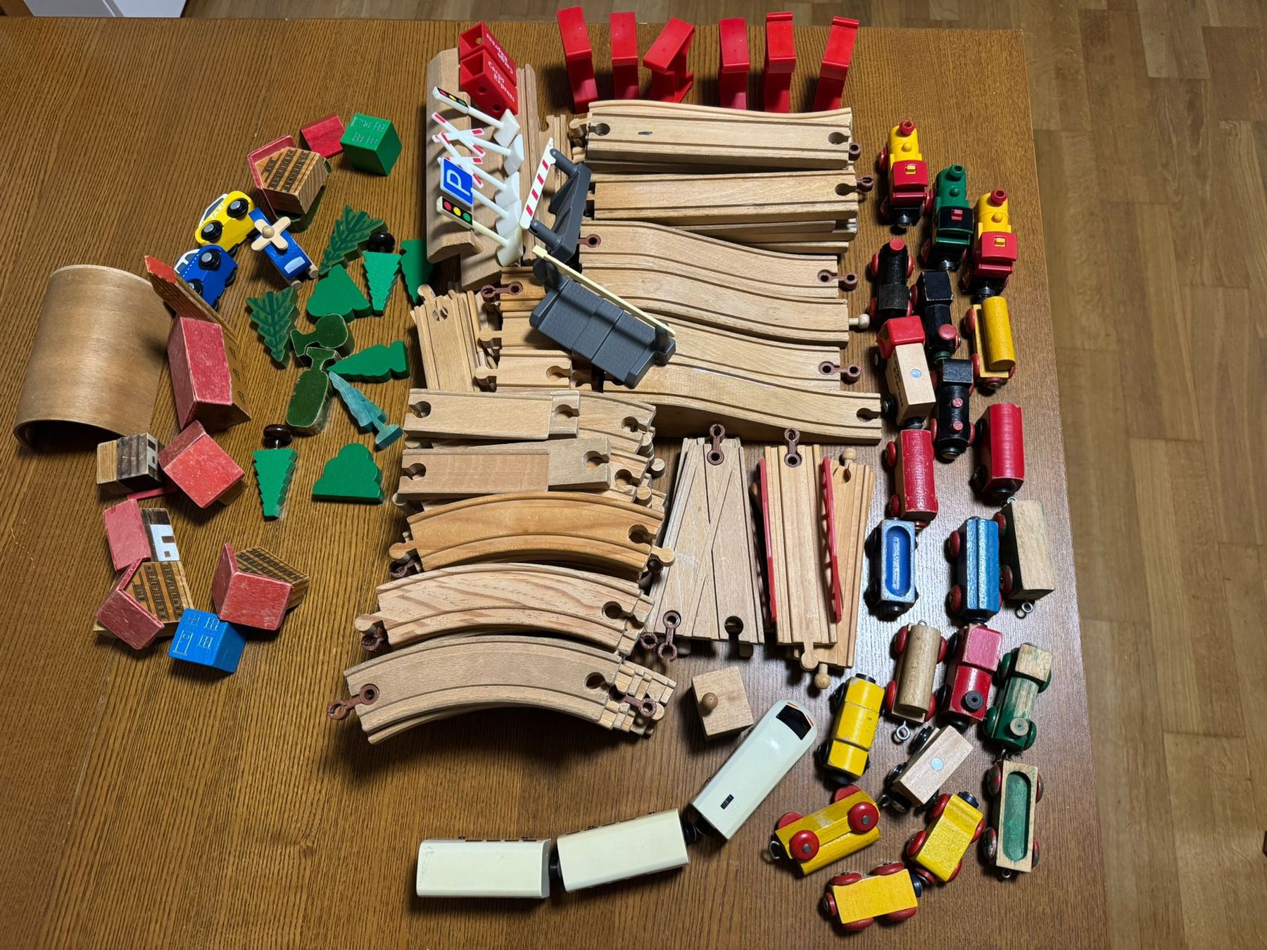 Jouets: Holzeisenbahn-Set – D'occasion à Urdorf par robinson80 1