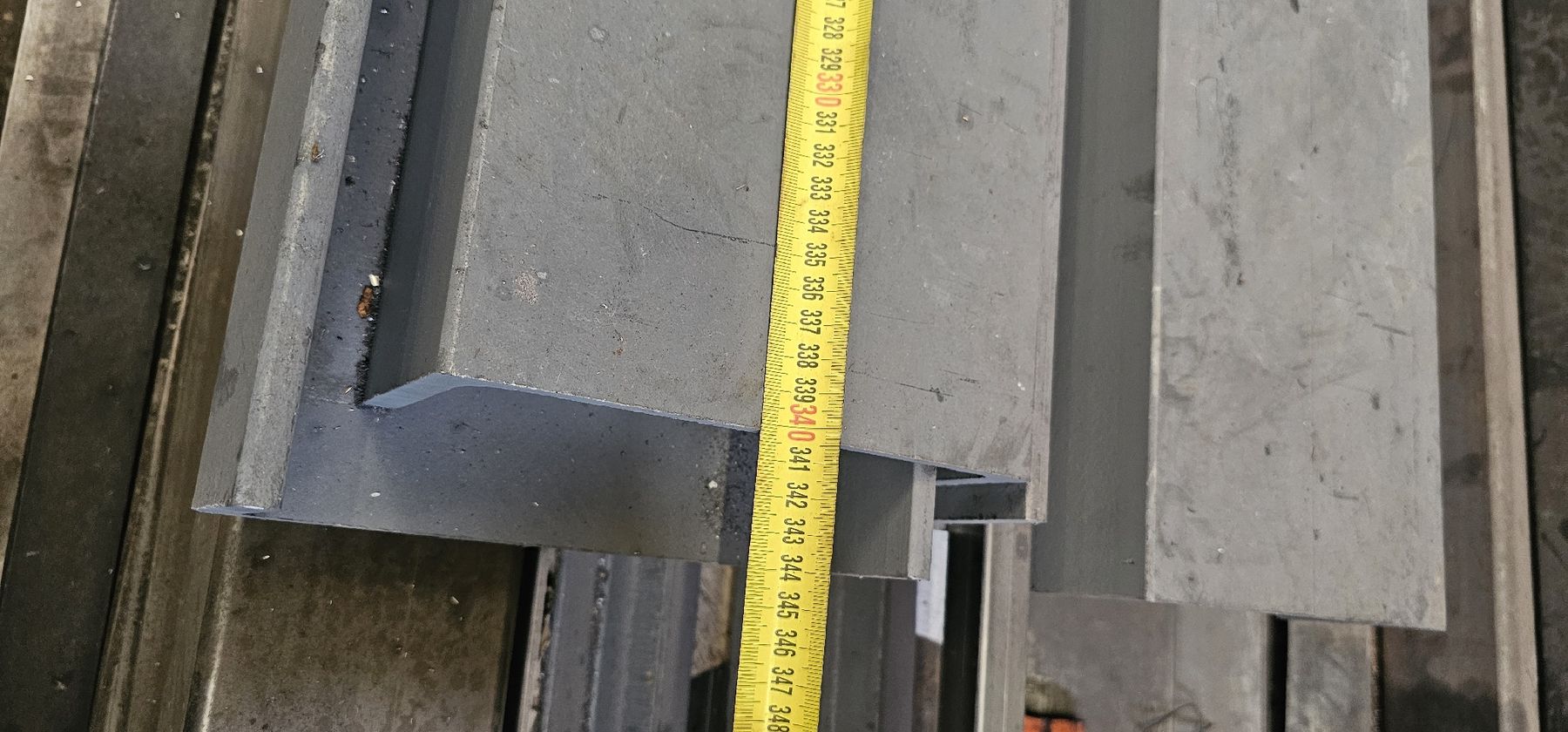 Doka Travi: Träger Stahl UPE 200  4 Stk – Usato da Emmenbrücke venduto da inf_l8yf 3