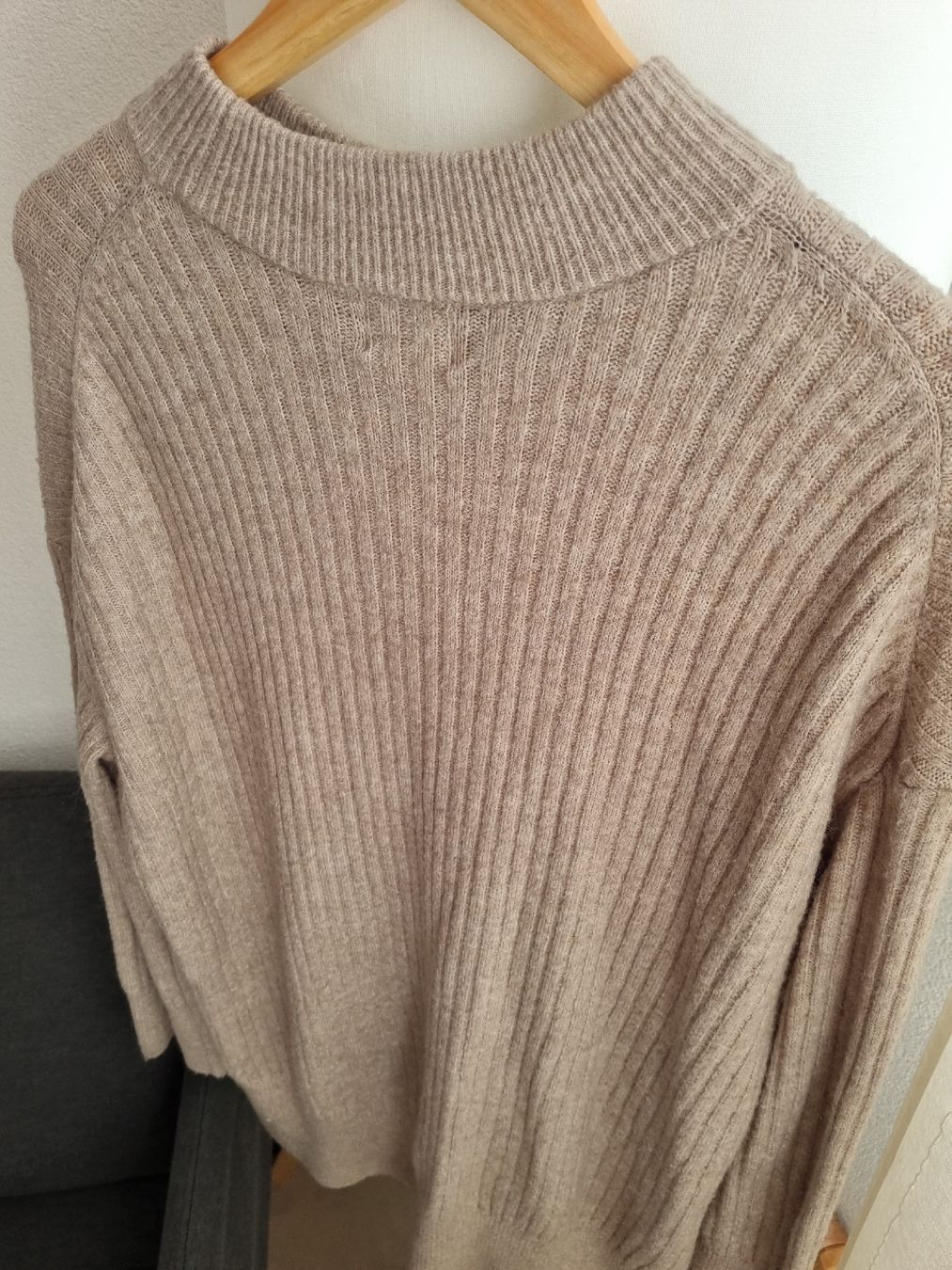 H&M Maglioni & Felpe: H&M Beige Turtleneck Pullover – Nuovo (secondo la descrizione) da Aigle venduto da Smagbrelle18 6