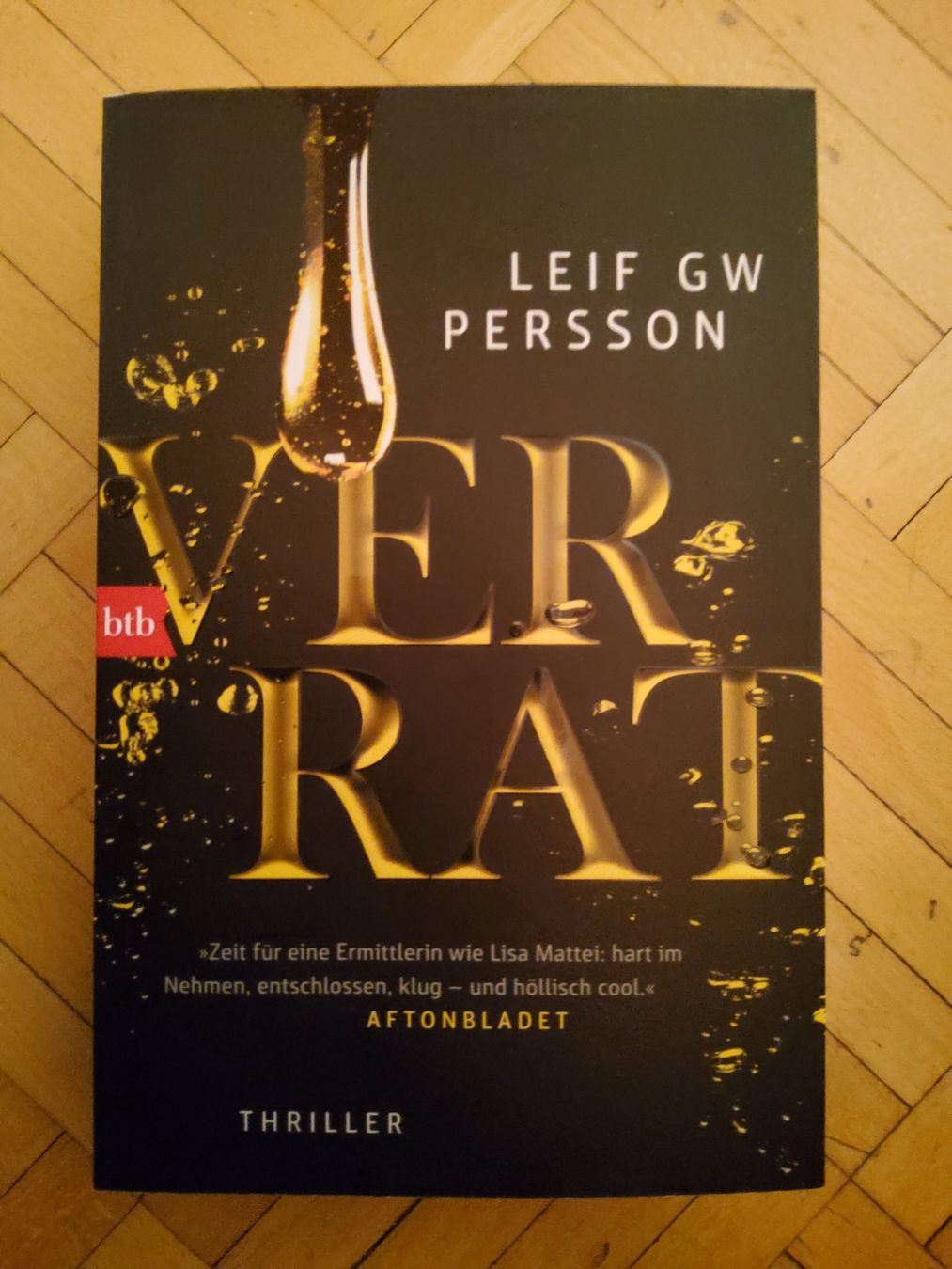 Libri: Leif GW Persson    Verrat – Usato da Arosa venduto da horseracing