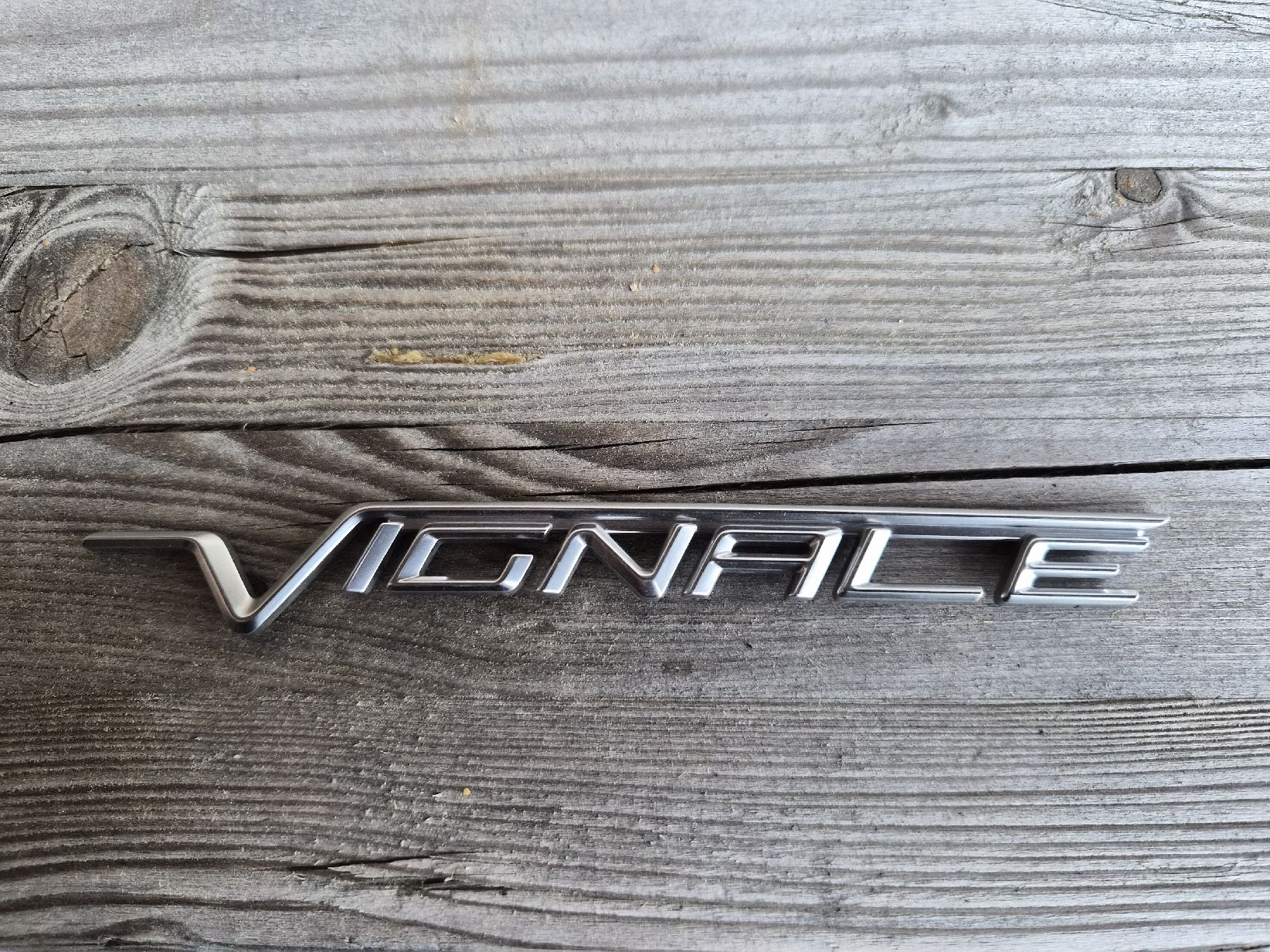 Ford Tutti pezzi di ricambio auto: Ford Vignale Emblem, Originalteil, – Usato da Welschenrohr venduto da Fenn-60 2