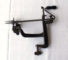 Vintage mechanischer Apfelschäler aus Eisen Little Star Pat.