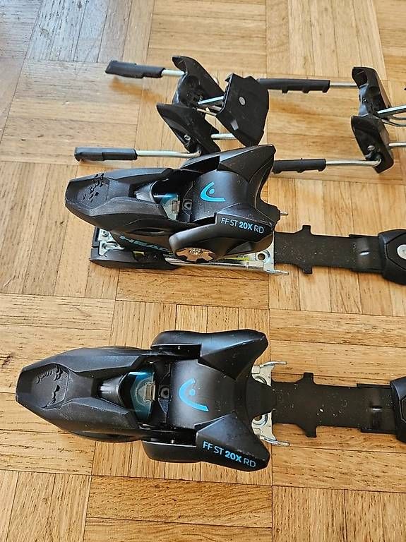 Head Attacchi: Head FreeFlex FF ST 20X RD matt black/speed – Usato da Unterterzen venduto da Tommylee5 2