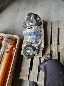 Tessuti: Béquille de remorque 2 pces – Usato da Oppens venduto da mpi_9rwb