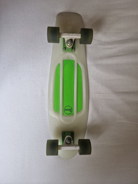 Vnurnrn Skateboard Grip Tape - Grün Kariert Mit Büffelgitter, 84x23cm, Blasenfrei & Rutschfest