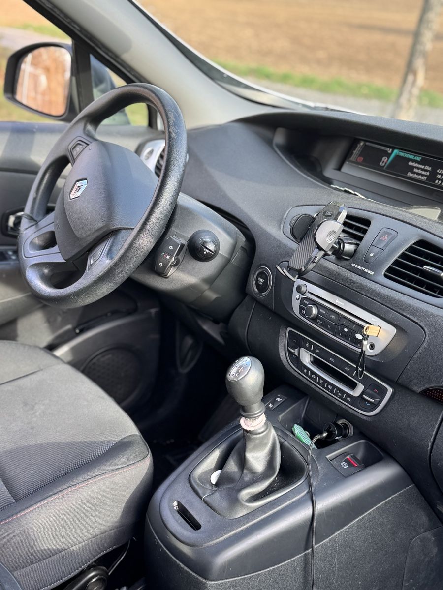 Renault Automobili: Renault Scenic 1.2 7 Plätzer – Usato da Kloten venduto da san_v8fv 2