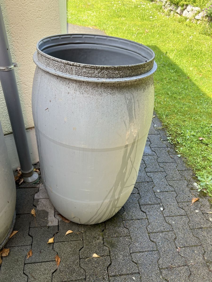 Bewässern & Giessen: Regentonne / Fass mit Spannring – Gebraucht aus Moosleerau von Tami8 3
