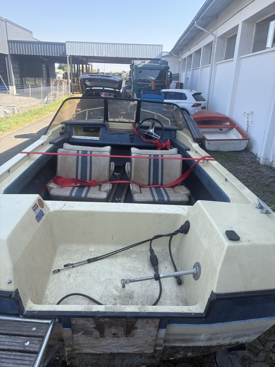 Yamaha Bateaux: Anhänger mit mfk + schöner Boot mit Yamaha 8ps – D'occasion à Oftringen par dus_n9nw 4