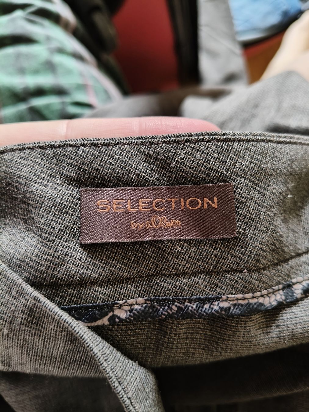 S.Oliver Pantaloni: Pantalon S.Oliver, Taille 42 – Usato da Petit-Lancy venduto da Elissouche 2