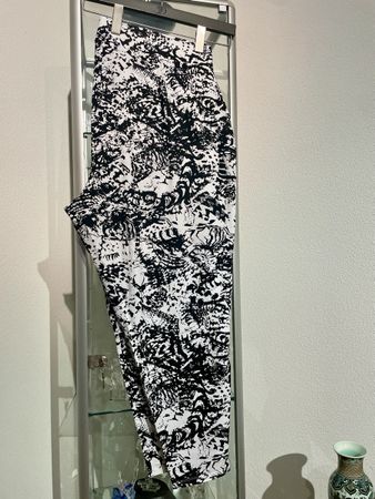 Damen Freizeit Hose Gr 52 schwarz weiß gemustert
