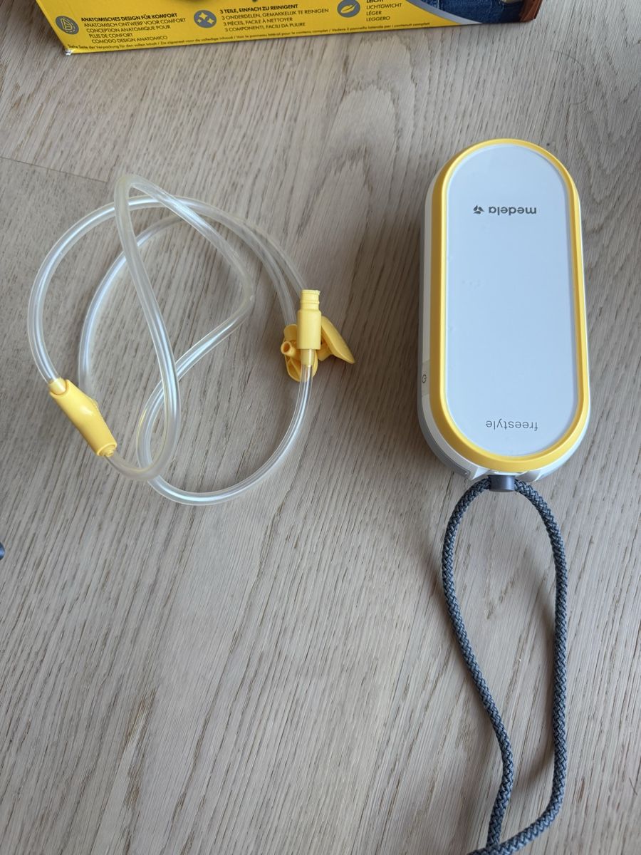 Medela Stillzubehör: Medela Hands-free – Gebraucht aus Zürich von wil_lms8 6