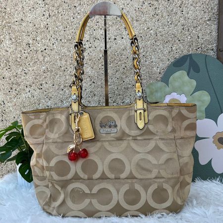 Coach Handtasche, seltenes Modell mit Anhänger, Top Zustand!