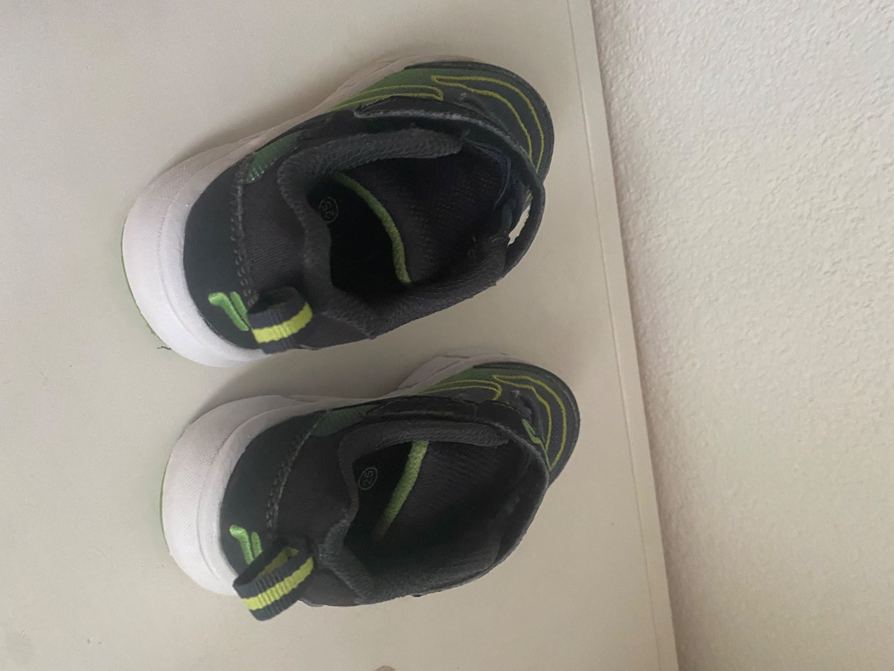 Fila Scarpe per ragazzi: Fila Kinderschuhe Gr 25 – Nuovo (secondo la descrizione) da Hinwil venduto da kys_5qrk 1