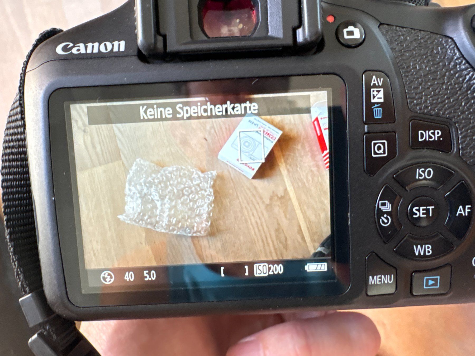 Canon Kamera: Eos 1300D + Objektiv + 2 Akkus + Ladegerät + Tasche – Gebraucht aus Elgg von Jo_Naj 3