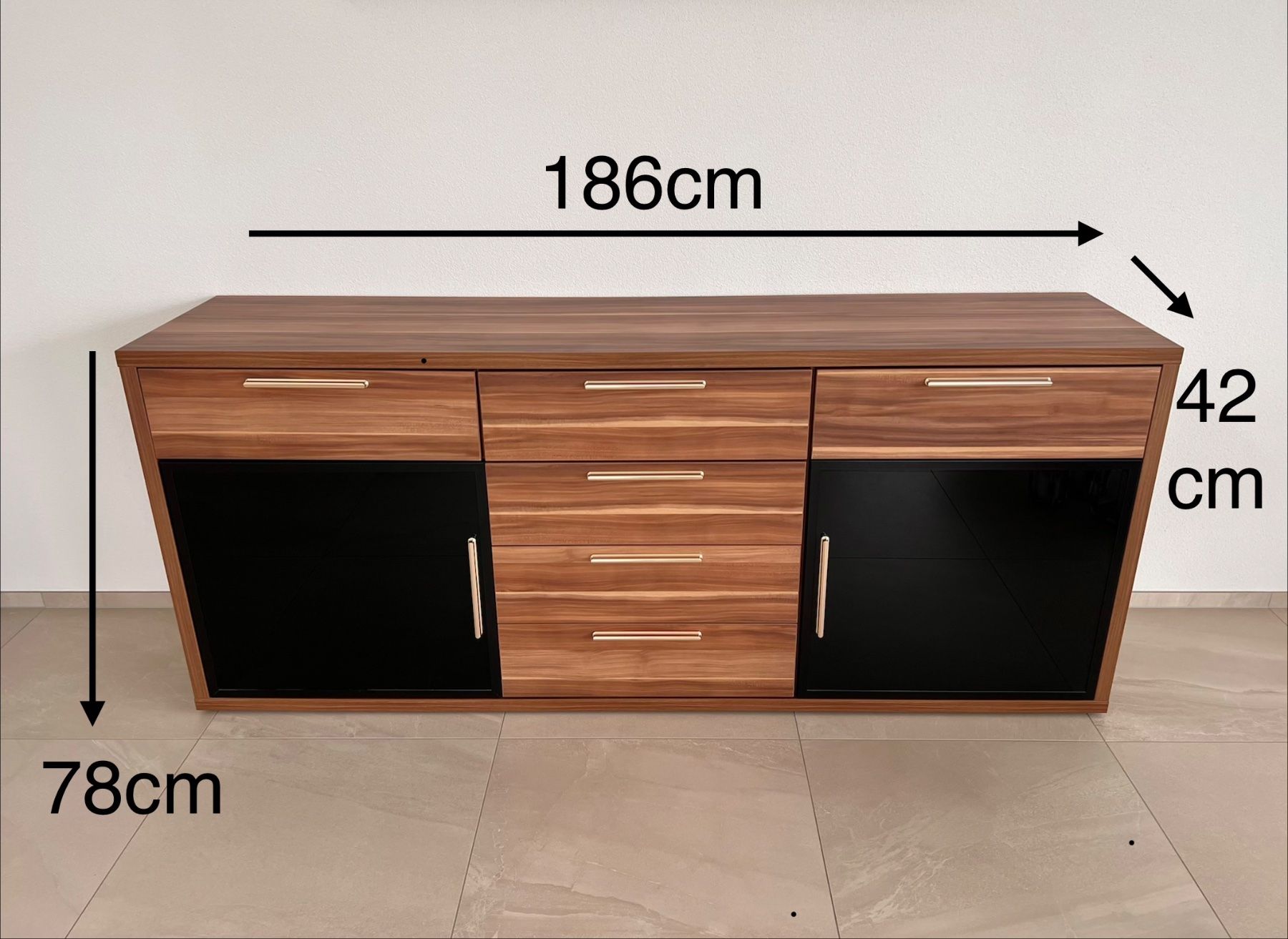 Buffets: Sideboard NussbaumSchwarz mit goldener oder silberner Griffe – D'occasion à Buchs SG par mar_9dnm 1