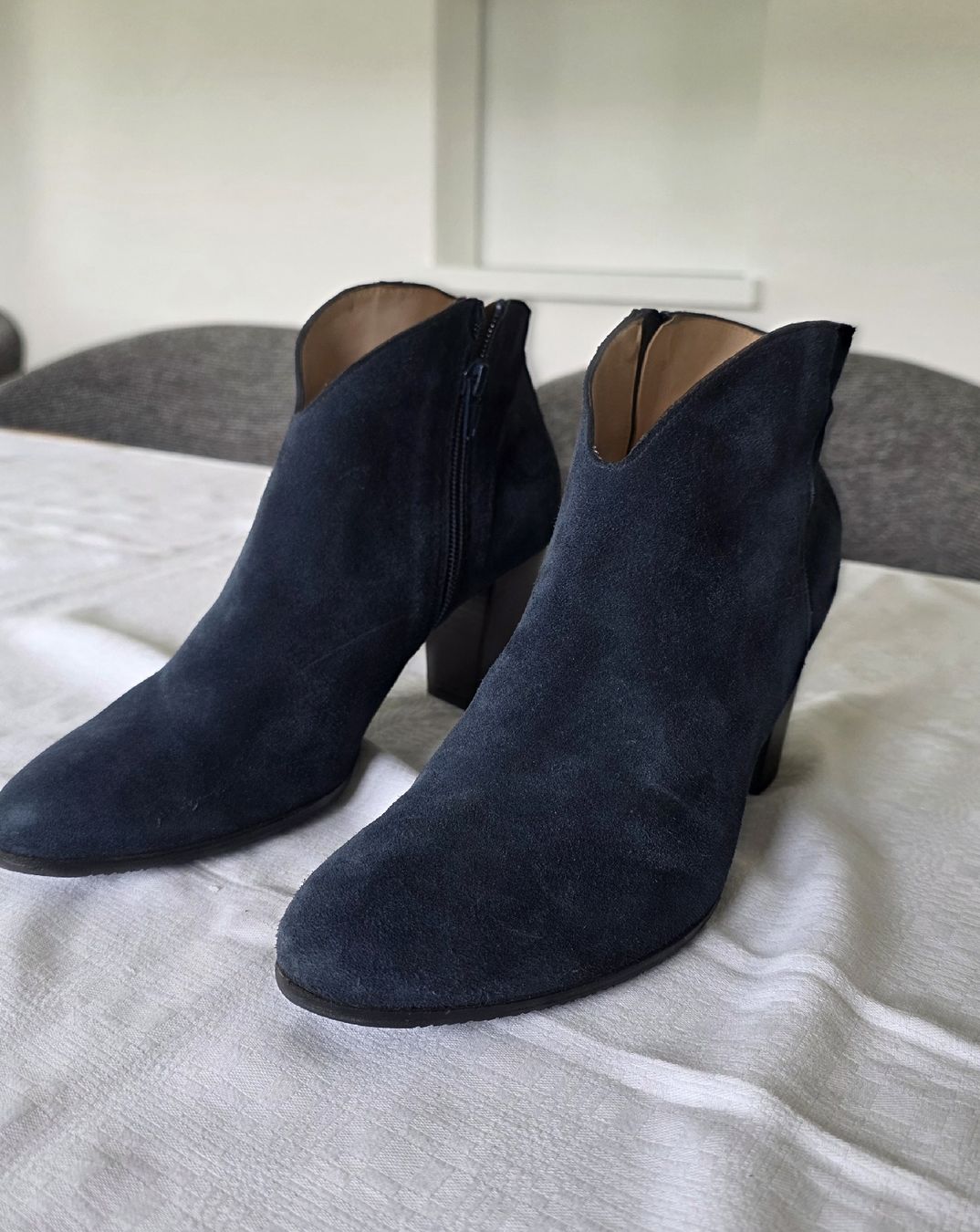 Scarpe da donna: Super Wildleder-Stiefeletten von "PROGETTO" Gr. 39 – Nuovo (secondo la descrizione) da Schneisingen venduto da backstore24 1
