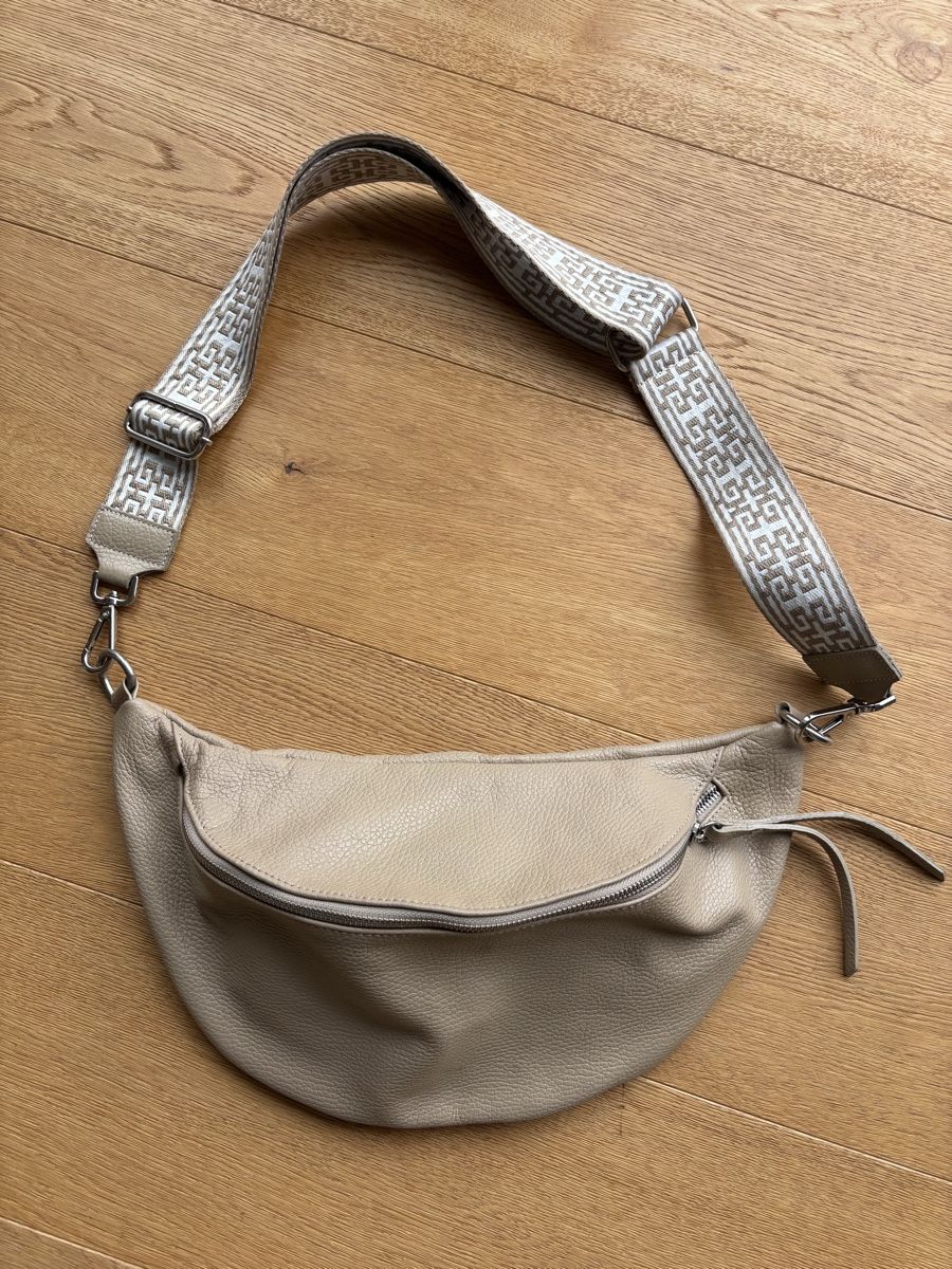 Sacs femmes: Leder Bauchtasche – D'occasion à Walenstadt par Flaenk99