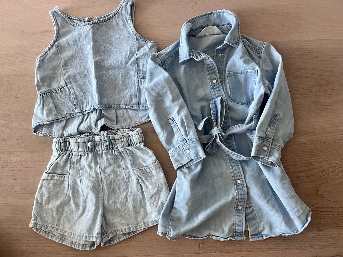 Lotti & Set di vestiti: Mädchen Kleiderpaket >60 Teile c. 3-4 Jahre – Usato da Pfäffikon SZ venduto da humming-bird 2